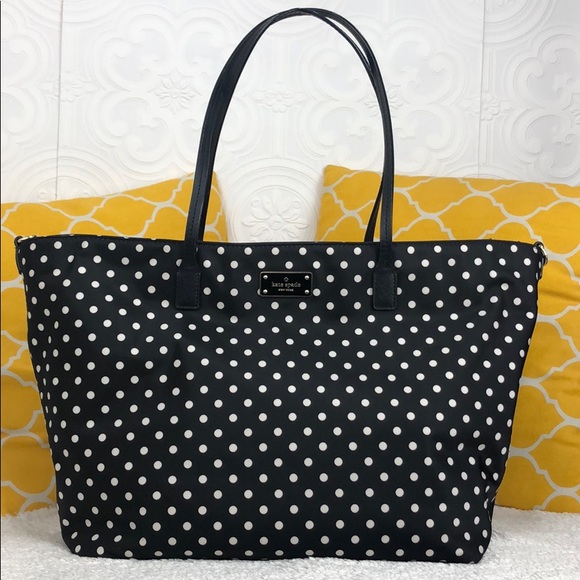 kate spade Handbags - 🌸OFFERS?🌸Kate Spade Large Polka Dot Zip Tote